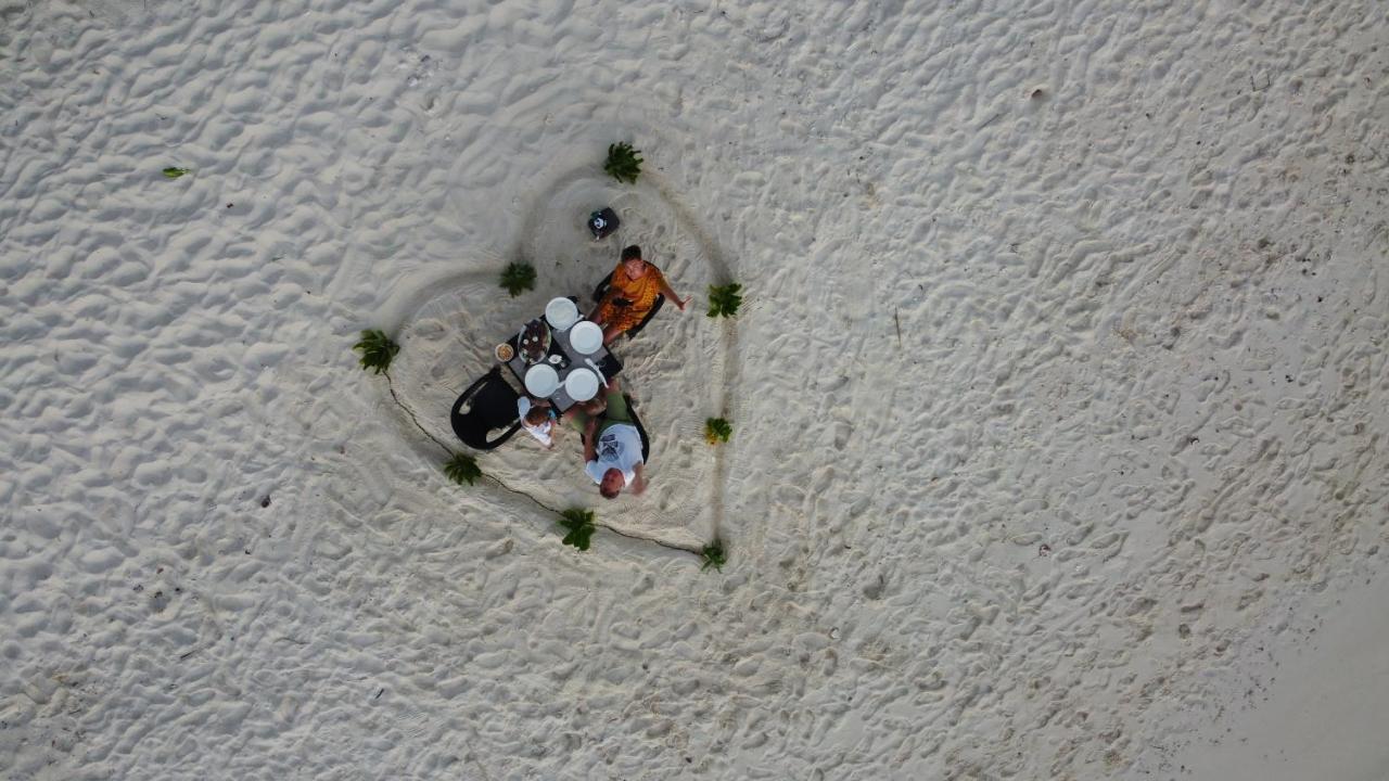 Ukulhas Villa Beach Hotel Exterior foto